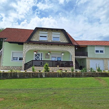 Guesthouse Miha Rakovica Ngoại thất bức ảnh