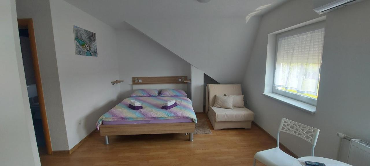 Guesthouse Miha Rakovica Ngoại thất bức ảnh