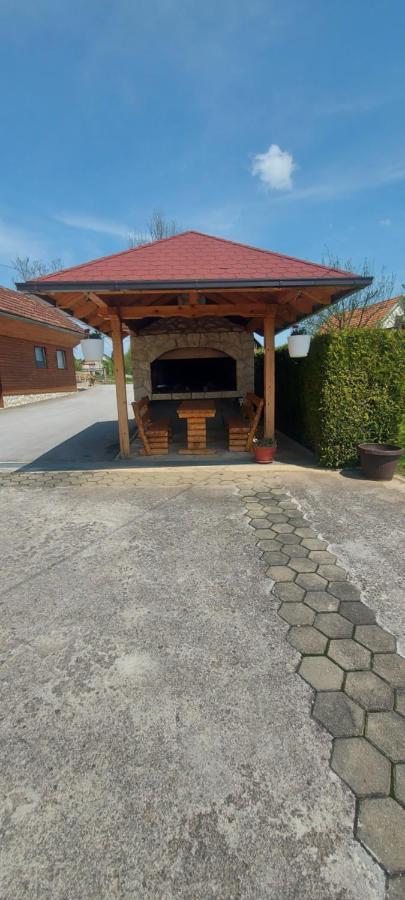 Guesthouse Miha Rakovica Ngoại thất bức ảnh