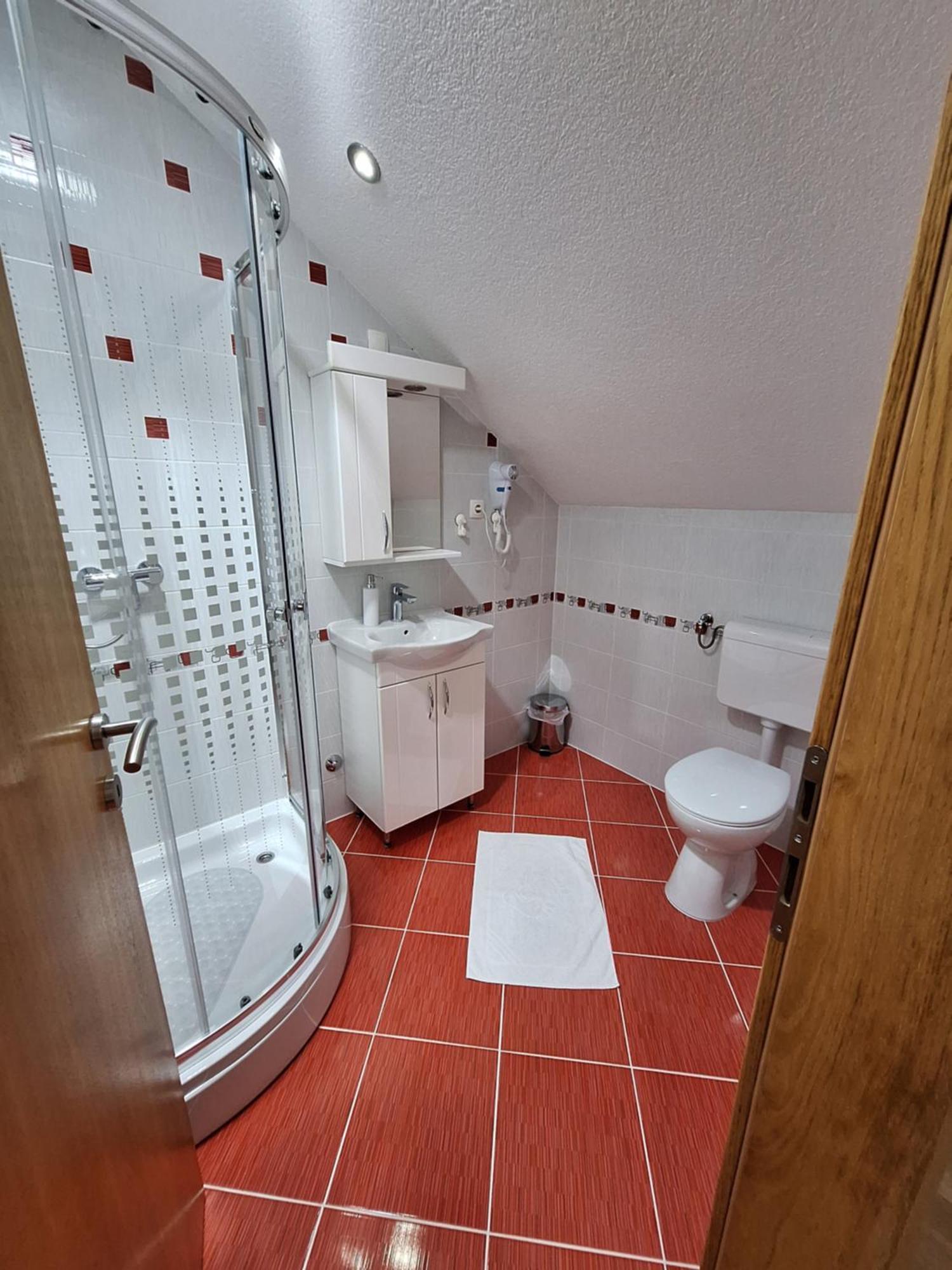 Guesthouse Miha Rakovica Ngoại thất bức ảnh