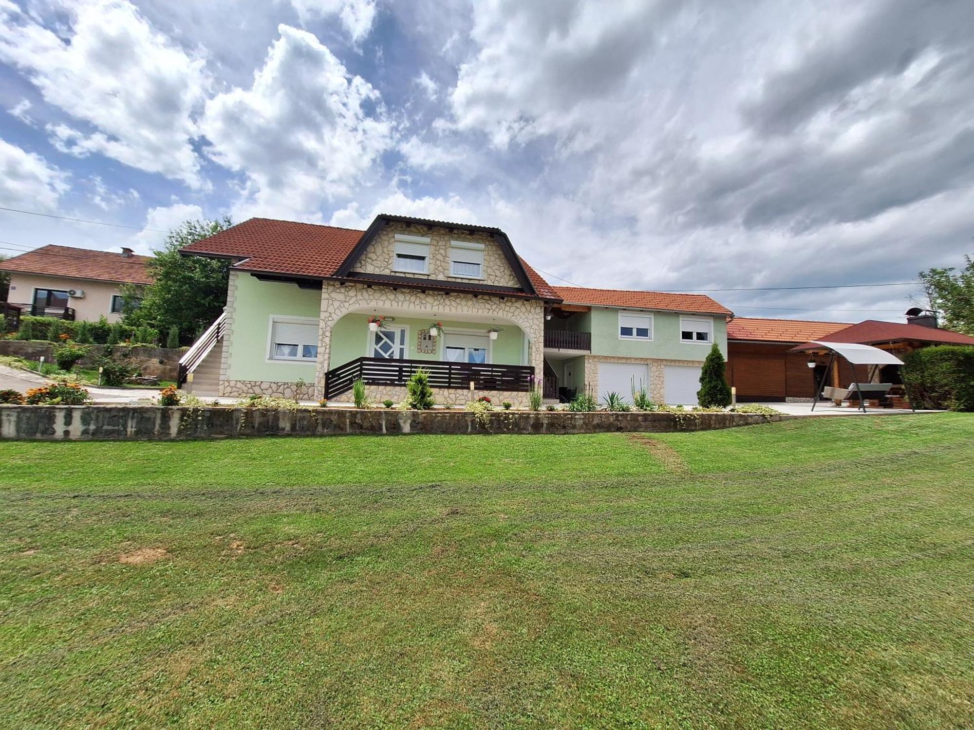 Guesthouse Miha Rakovica Ngoại thất bức ảnh