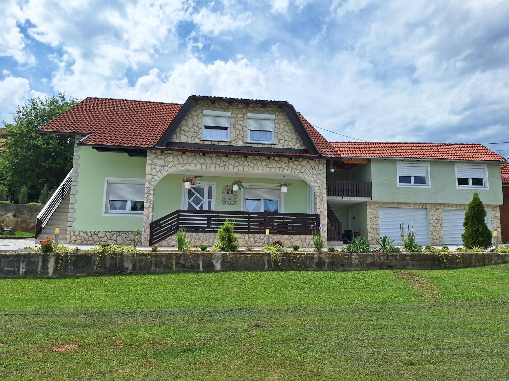 Guesthouse Miha Rakovica Ngoại thất bức ảnh