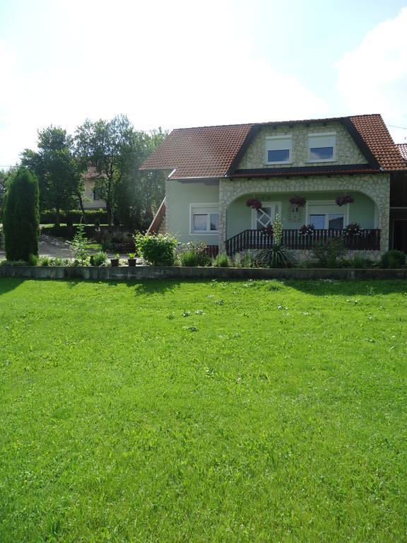 Guesthouse Miha Rakovica Ngoại thất bức ảnh